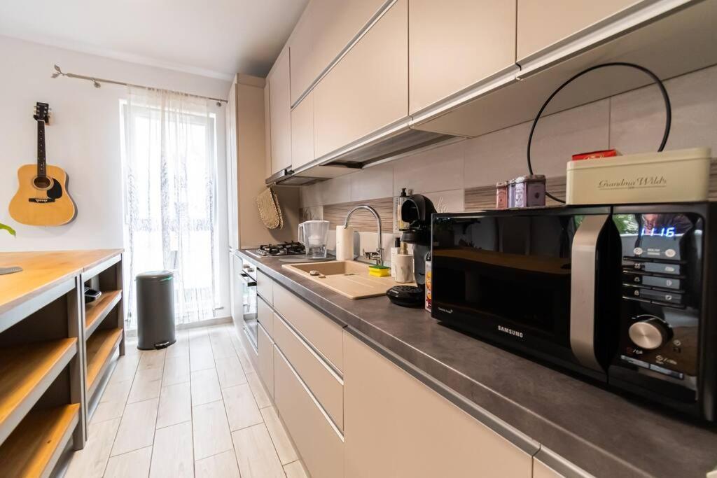 Arte - 2 Bedroom Apartment Near Coresi Mall With Free Parking Brasov Luaran gambar
